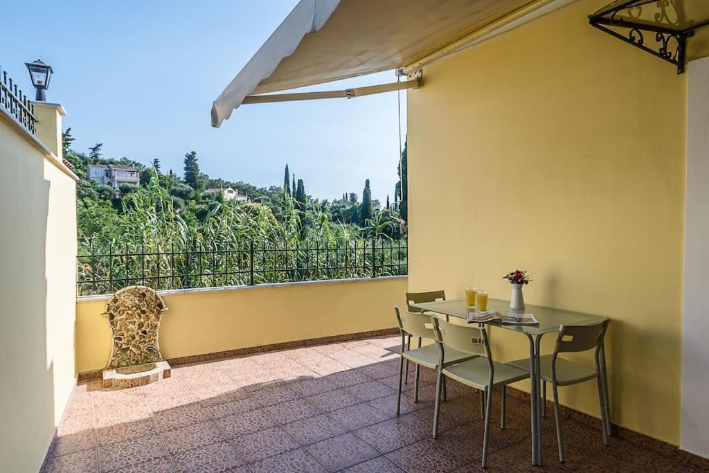 Nona Acharavi (Corfu)